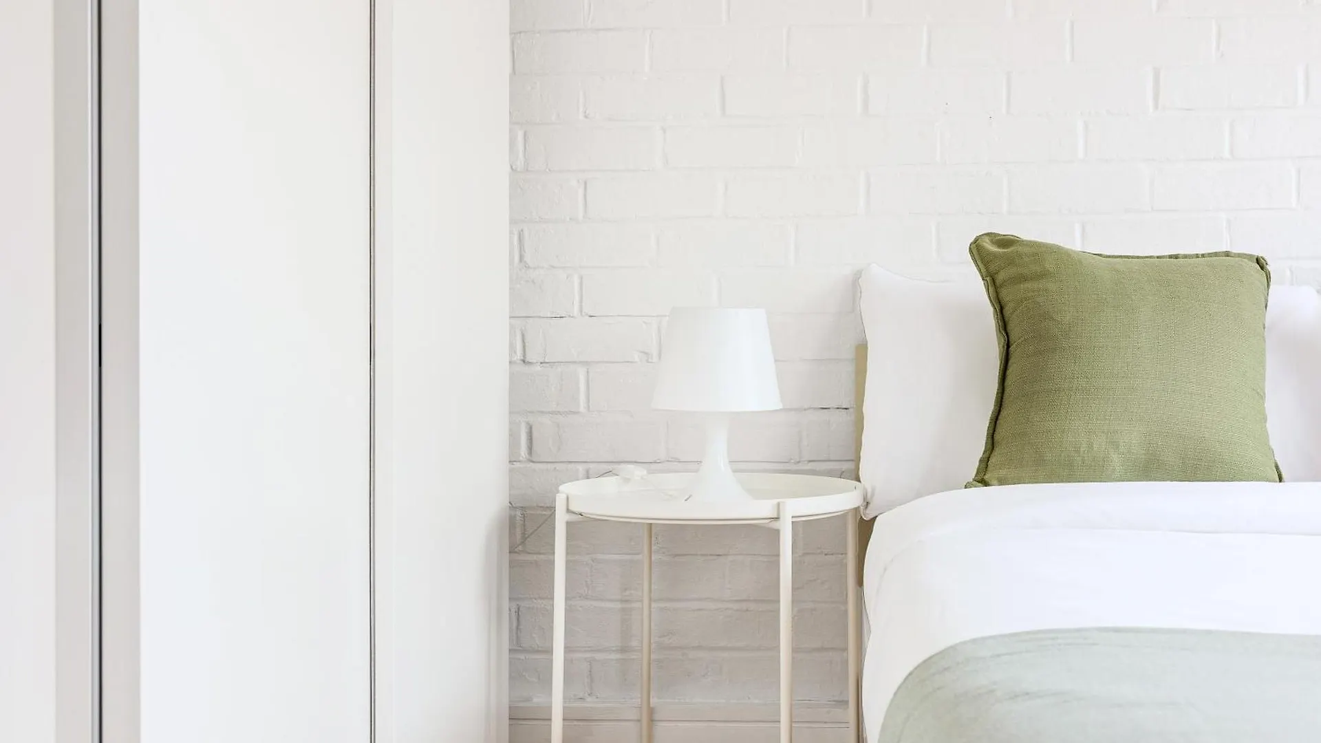 Lit & Airy Central Studio In Vibrant Spitalfields London