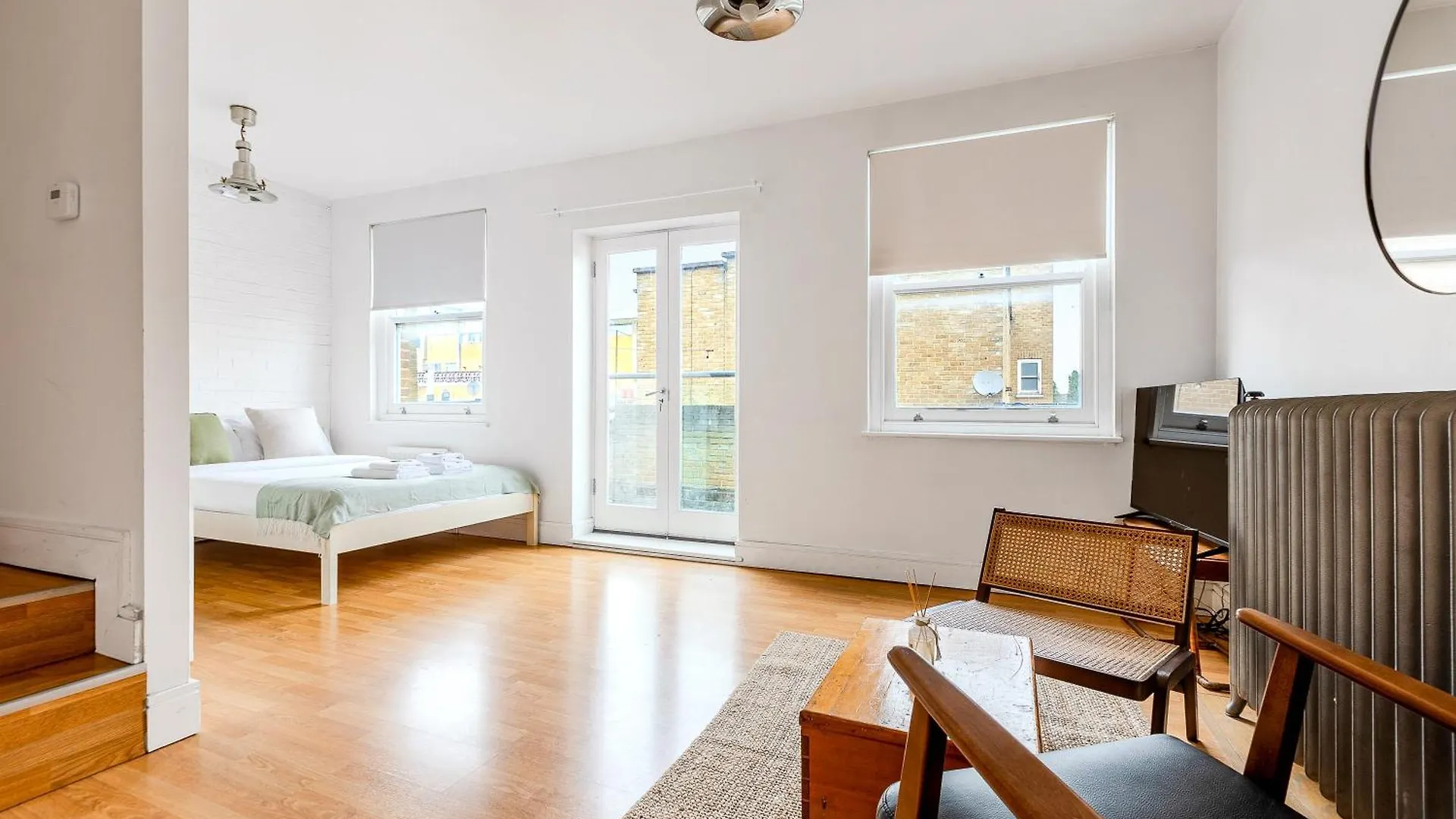 Lit & Airy Central Studio In Vibrant Spitalfields London