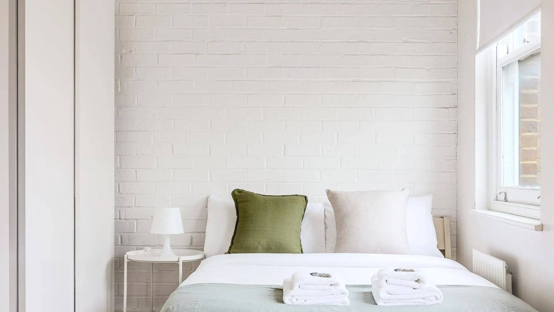 Lit & Airy Central Studio In Vibrant Spitalfields London